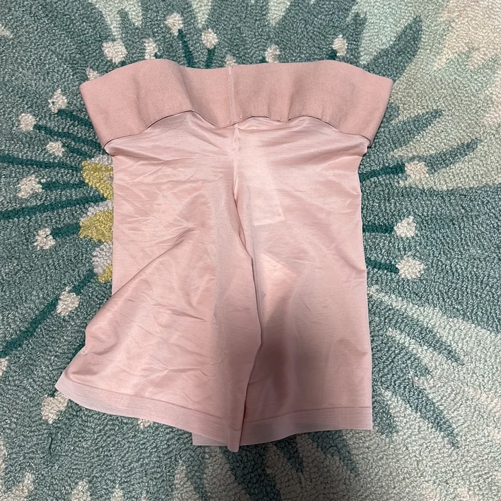 WOLFORD Sheer Touch Shaping Shorts - Picture 3 of 6